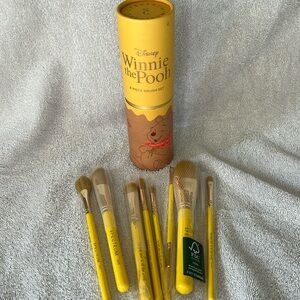 Spectrum Limited Edition Winnie the Pooh Makeup Brush Collection 8 Piece Set New